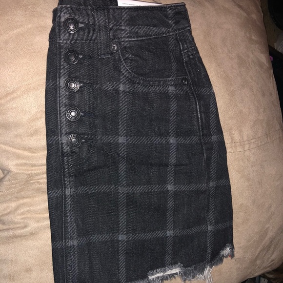 NWT AE Super Hi-Rise Festival Skirt Black Denim Destroyed Button Fly Sz 00 S - Picture 2 of 6